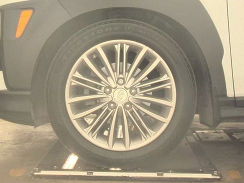 Used 2018 Hyundai Kona SEL w/ SEL Tech Package 02 image 18