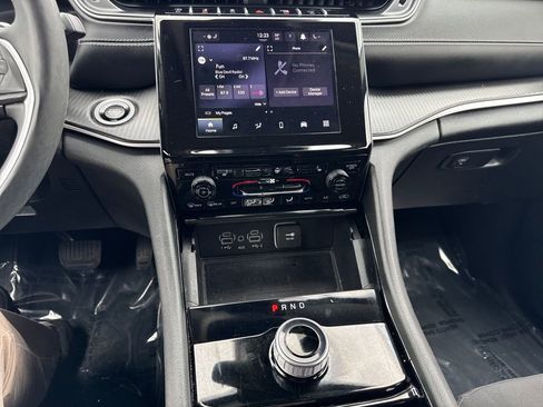 Certified 2023 Jeep Grand Cherokee Laredo w/ Luxury Tech Group I AWD/4WD image 21