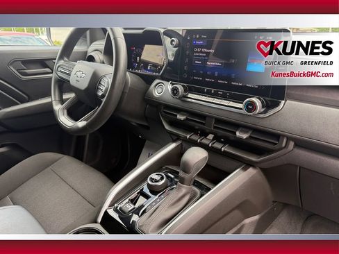 Used 2024 Chevrolet Colorado Trail Boss w/ Technology Package AWD/4WD image 35