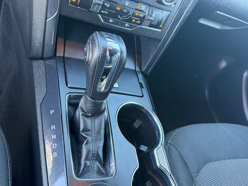 Used 2018 Ford Explorer XLT w/ Equipment Group 201A FWD image 20