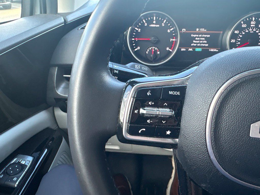 Certified 2024 Kia Carnival EX FWD image 27