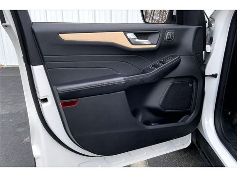 Used 2022 Ford Escape Titanium w/ Titanium Elite Package image 22