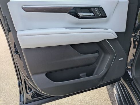 New 2026 Chevrolet Tahoe Premier w/ Sun And Tow Package AWD/4WD image 8