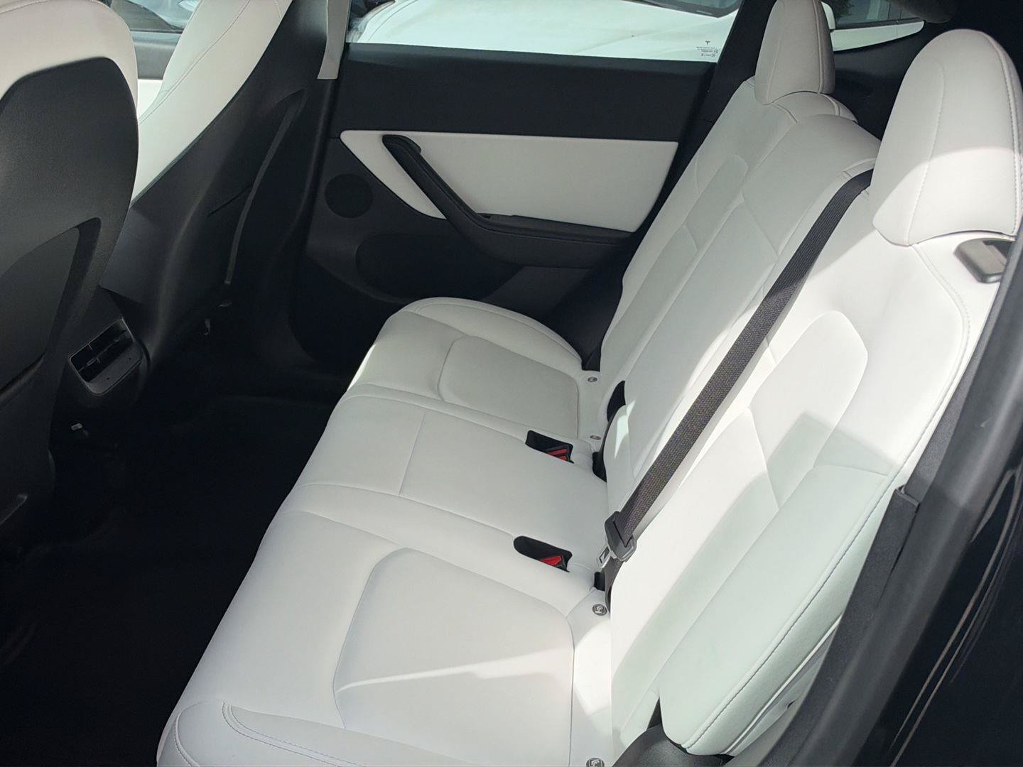 Used 2022 Tesla Model Y Performance AWD/4WD image 18