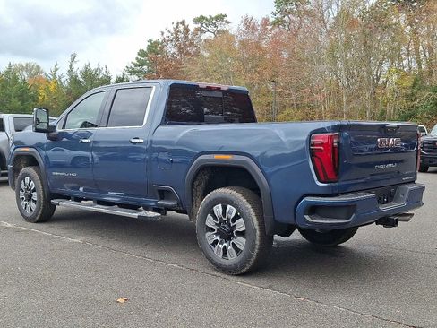New 2026 GMC Sierra 2500 Denali w/ Denali Reserve Package image 3