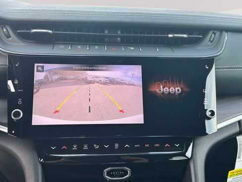 New 2026 Jeep Grand Cherokee Altitude AWD/4WD image 13