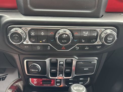 Used 2021 Jeep Wrangler Unlimited Rubicon w/ LED Lighting Group image 29