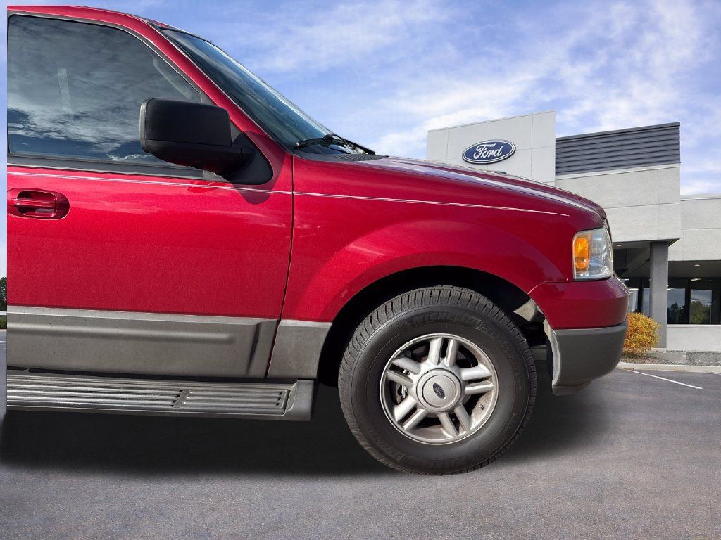 Used 2004 Ford Expedition XLT AWD/4WD image 30