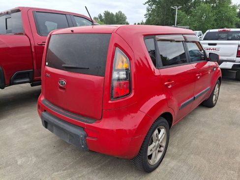 Used 2011 Kia Soul + FWD image 5