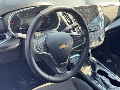 Used 2018 Chevrolet Malibu LT image 22