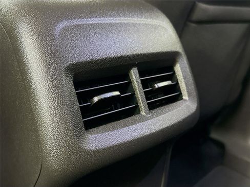 Used 2020 Chevrolet Equinox LT image 24