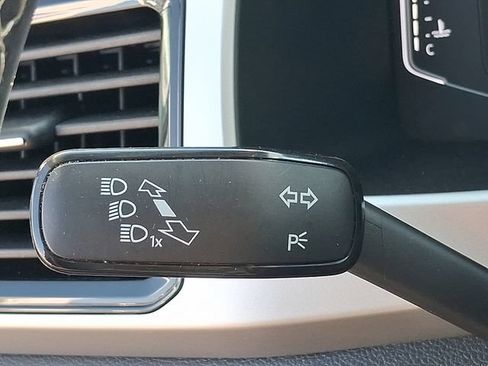 Used 2023 Volkswagen Atlas SE AWD/4WD image 25