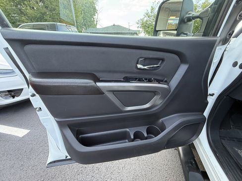 Used 2015 Nissan Titan PRO-4X image 17