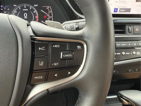 Used 2023 Lexus ES 250 w/ Premium Package image 15