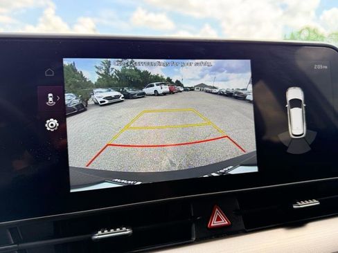 Used 2025 Kia Sportage EX FWD image 43