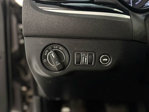 Used 2017 Chrysler 300 S image 24