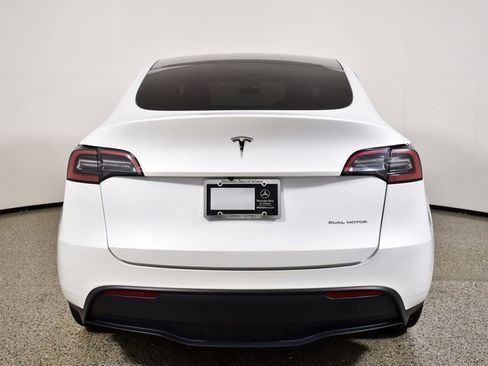 Used 2023 Tesla Model Y Long Range image 7