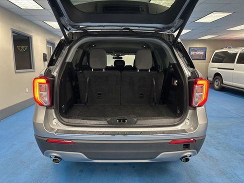 Used 2023 Ford Explorer Limited image 8