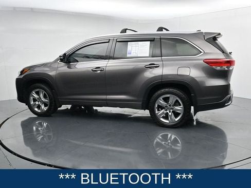 Used 2017 Toyota Highlander Limited AWD/4WD image 7