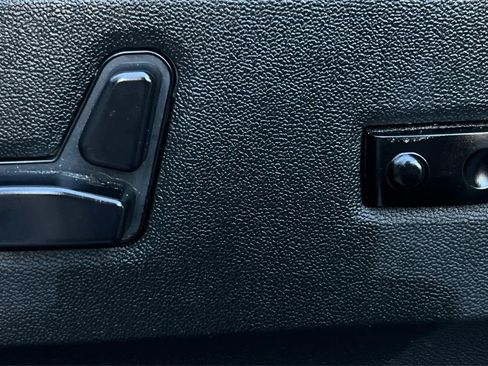 Used 2019 Dodge Grand Caravan SE w/ UConnect Hands-Free Group FWD image 53