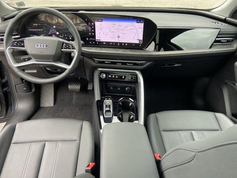 Used 2025 Audi Q5 Premium w/ Convenience Package AWD/4WD image 19