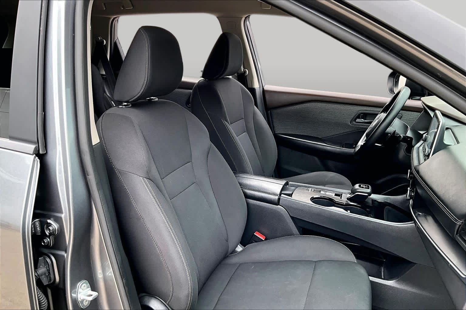 Used 2023 Nissan Rogue S FWD image 9
