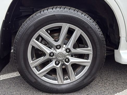 Used 2013 Lexus LX 570 4WD w/ Luxury Pkg image 15