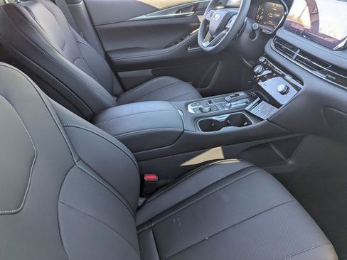 Certified 2026 INFINITI QX60 Luxe w/ Family Package image 12