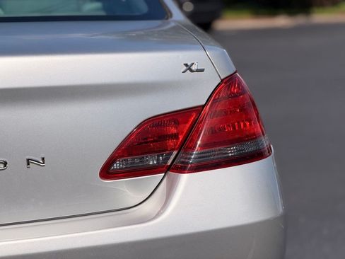 Used 2009 Toyota Avalon XL FWD image 16