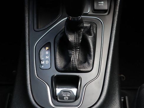 Used 2021 Jeep Cherokee Latitude Lux w/ Sun & Sound Group FWD image 26