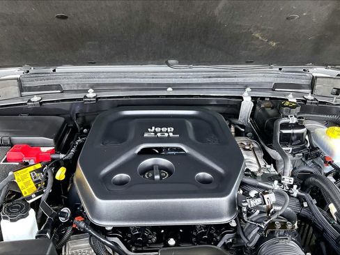 Used 2022 Jeep Wrangler Sport AWD/4WD image 27