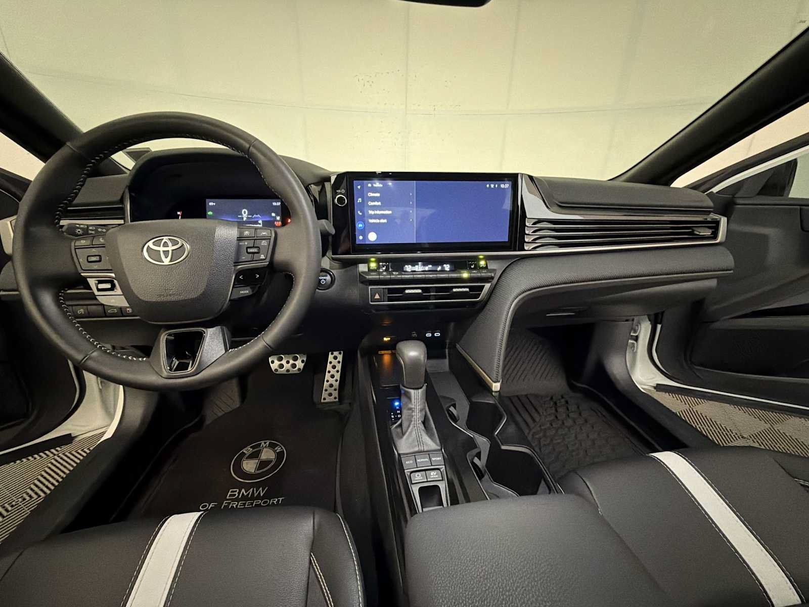 Used 2025 Toyota Camry SE w/ Multimedia Upgrade Package FWD image 12