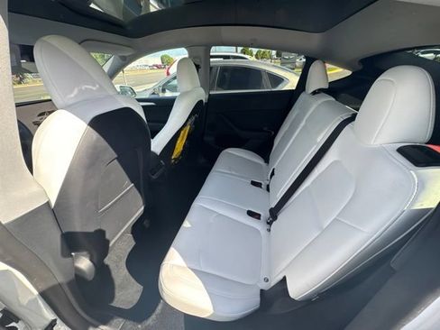 Used 2023 Tesla Model Y 2WD image 6