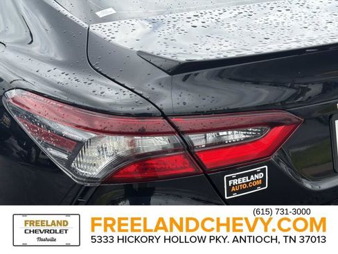 Used 2021 Toyota Camry SE FWD image 12