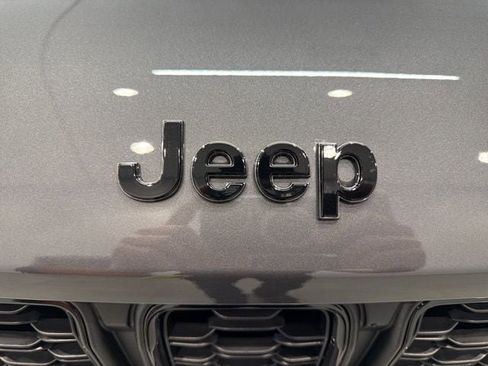 New 2025 Jeep Grand Cherokee Limited AWD/4WD image 12