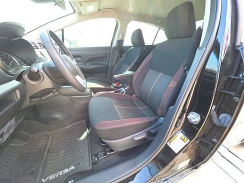 Used 2021 Nissan Versa SR image 13