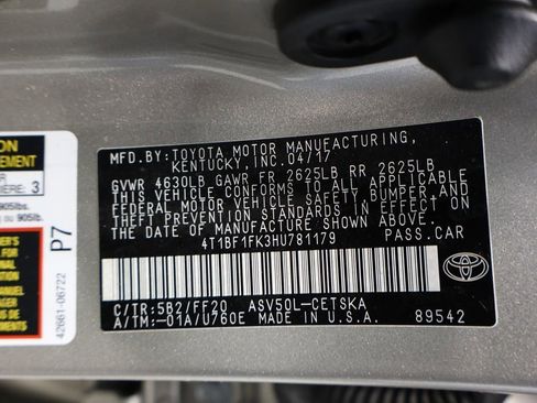 Used 2017 Toyota Camry SE image 18