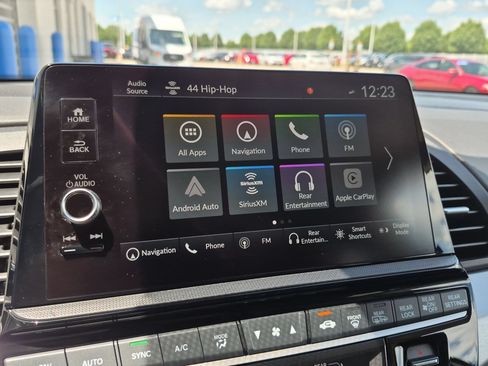 Used 2025 Honda Odyssey Touring image 17