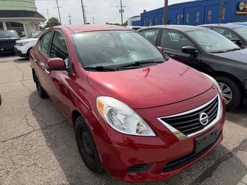 Used 2012 Nissan Versa SV w/ Convenience Pkg FWD image 24