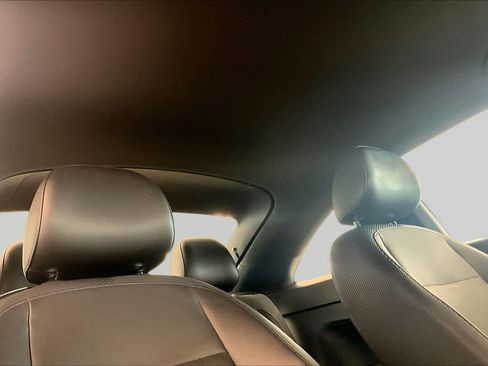 Used 2018 Volkswagen Beetle 2.0T S w/ Style & Comfort Package For S FWD image 12