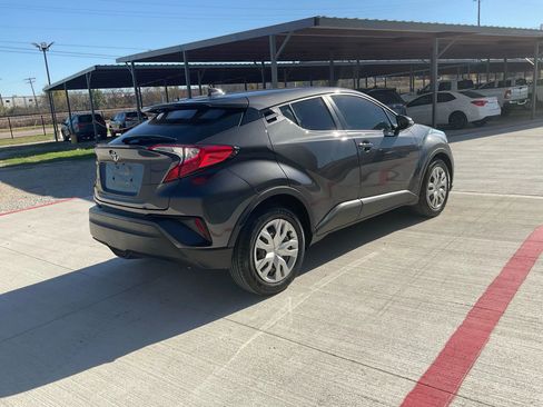 Used 2021 Toyota C-HR LE image 7
