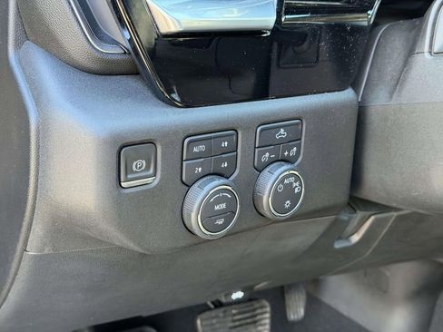 Used 2022 Chevrolet Silverado 1500 LT w/ Z71 Off-Road Package image 18