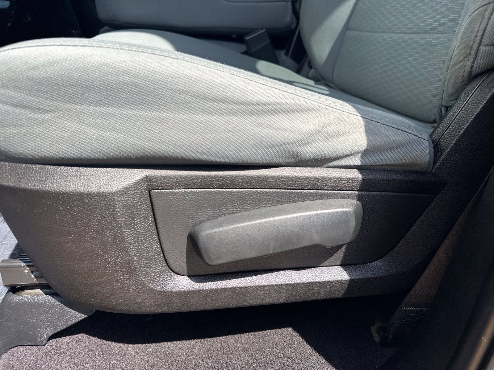 Used 2019 RAM 1500 Express w/ Express Value Package AWD/4WD image 15