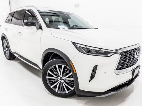 Used 2023 INFINITI QX60 Sensory w/ Vision Package AWD/4WD image 9