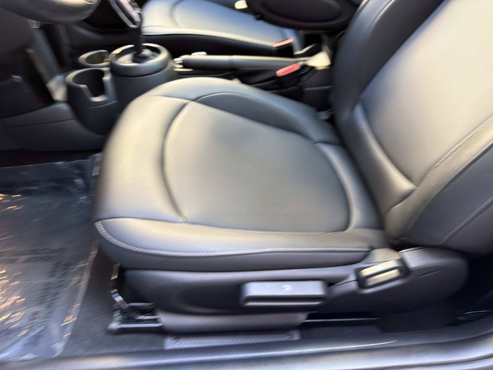 Used 2023 MINI Cooper 2-Door Hardtop FWD image 12