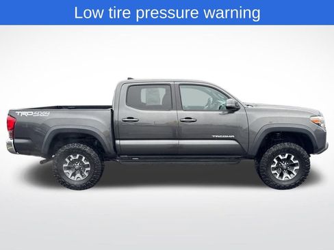 Used 2016 Toyota Tacoma TRD Off-Road w/ Towing Package image 8