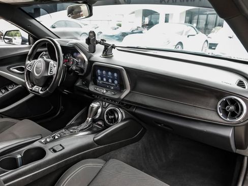 Used 2022 Chevrolet Camaro SS RWD image 9