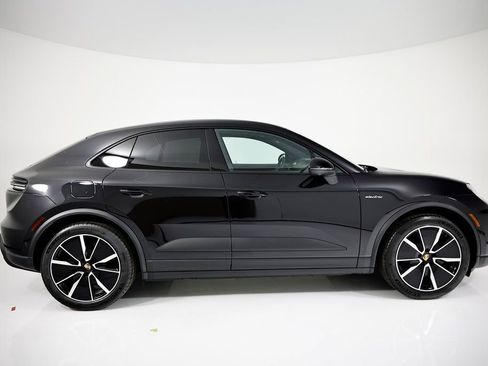 New 2026 Porsche Macan Electric RWD image 8