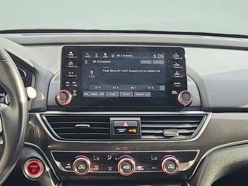 Used 2022 Honda Accord Sport image 17
