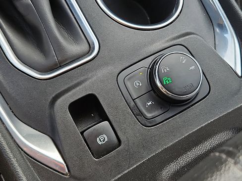 Certified 2022 Chevrolet Traverse LT w/ Midnight/Sport Edition image 24